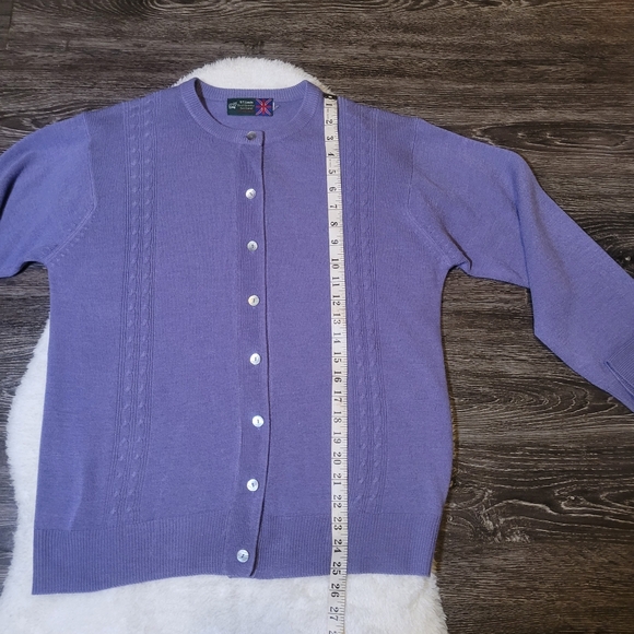 Vintage Scottish Cashmere Sweater with Mother of Pearl Buttons Periwinkle Sz L - Picture 4 of 5